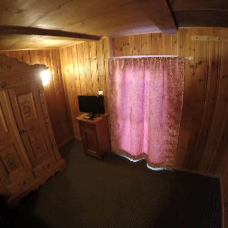 Mini Chalet